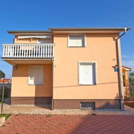 Mara 1029 Apartment